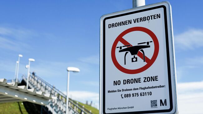 Знак запрета дронов  в аэропорту Мюнхена