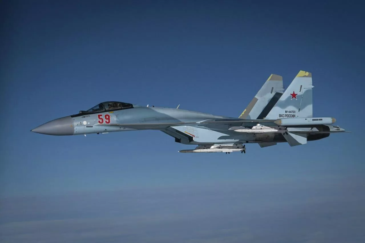 Борт президента Казахстана сопровождают истребители Су-35 Министерства обороны РФ - РИА Новости, 1920, 12.11.2025