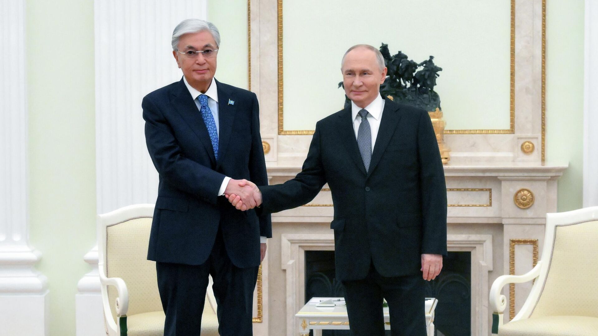 Путин провел встречу с президентом Казахстана