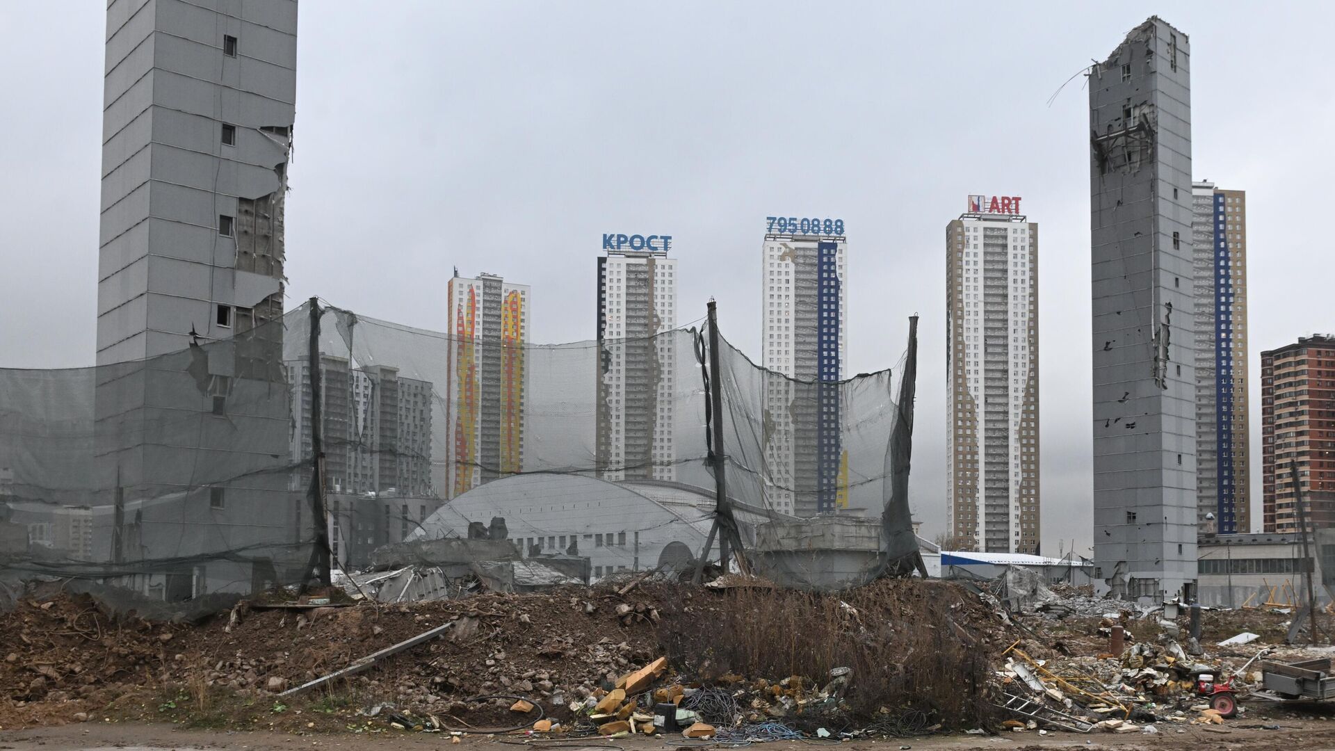 Территория демонтируемого горнолыжного комплекса Снежком в Красногорске - РИА Новости, 1920, 14.11.2025