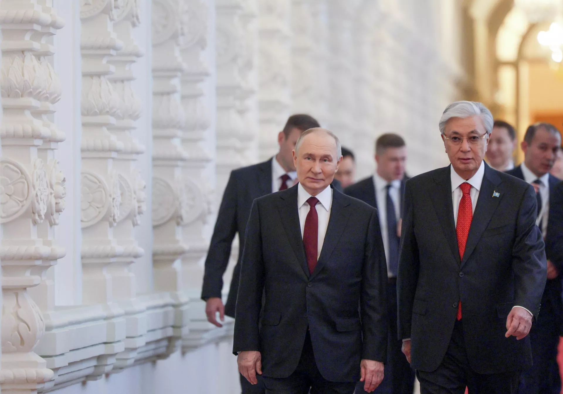 Президент РФ Владимир Путин и президент Казахстана Касым-Жомарт Токаев во время встречи - РИА Новости, 1920, 12.11.2025