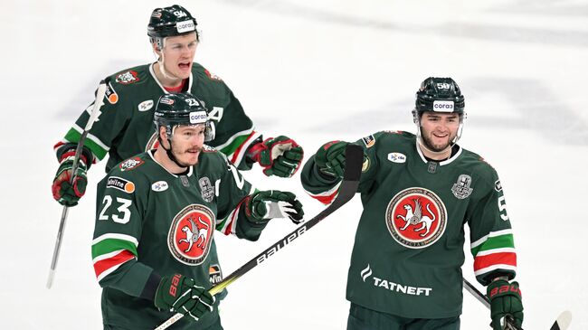 Кирилл Семенов, Дмитрий Яшкин и Митчелл Миллер 