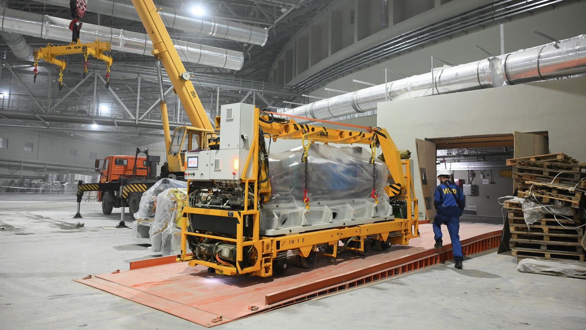 Начало сборки оборудования большого кольца ЦКП СКИФ в наукограде Кольцово Новосибирской области - РИА Новости, 1920, 19.12.2025