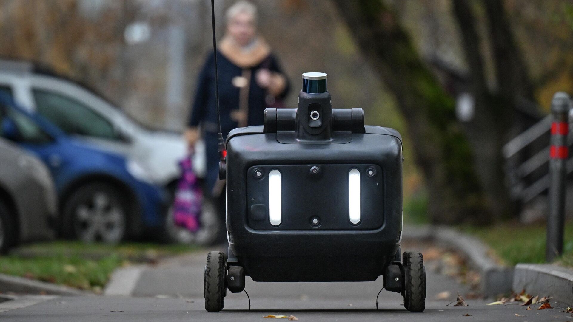 Робот-доставщик Робот-доставщик - РИА Новости, 1920, 24.11.2025