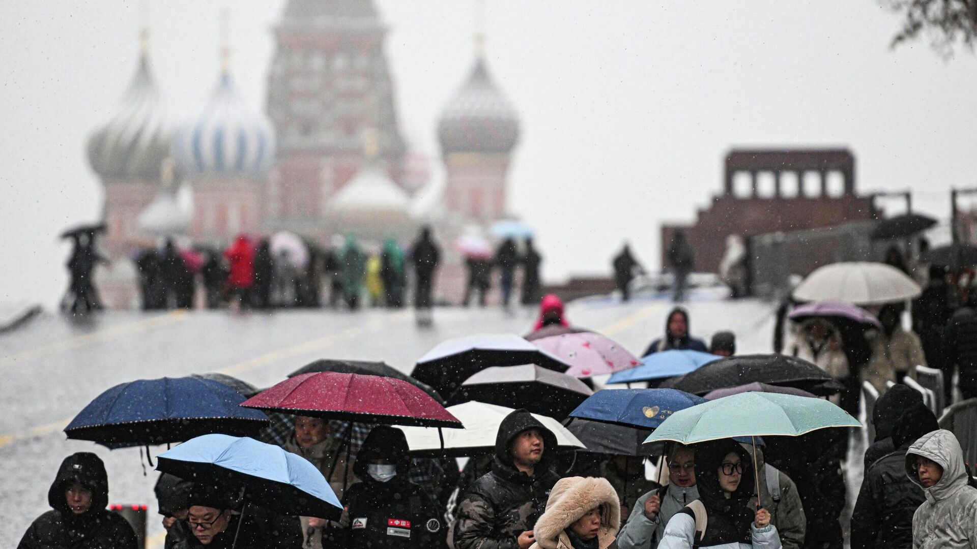 Первый снег в нынешнем сезоне в Москве стал одним из самых поздних в XXI веке