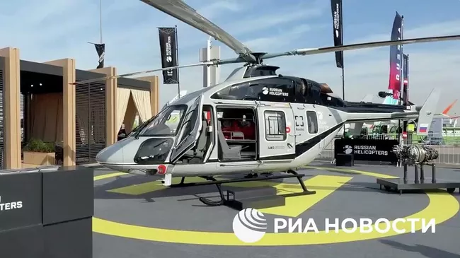 Российский импортозамещенный вертолет Ансат на авиасалоне Dubai Airshow 2025