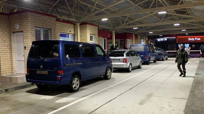 Автомобили в международном пункте пропуска Берестовица после открытия белорусско-польской границы. 17 ноября 2025