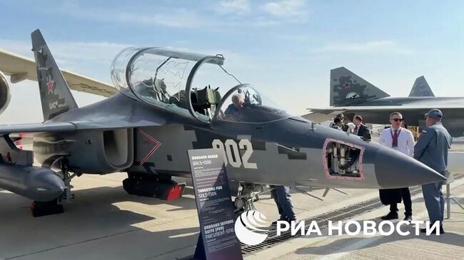 Модернизированный учебно-боевой самолет Як-130М