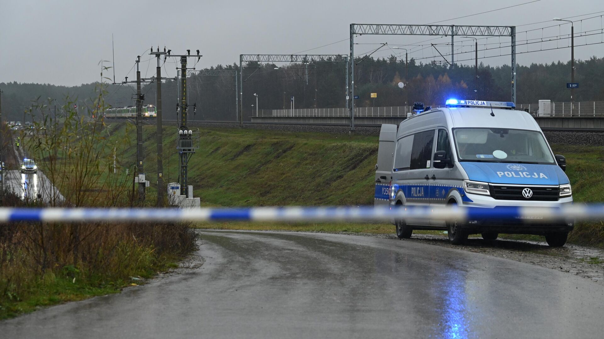 Польская полиция на месте ЧП на железной дороге между Варшавой и Люблином - РИА Новости, 1920, 18.11.2025