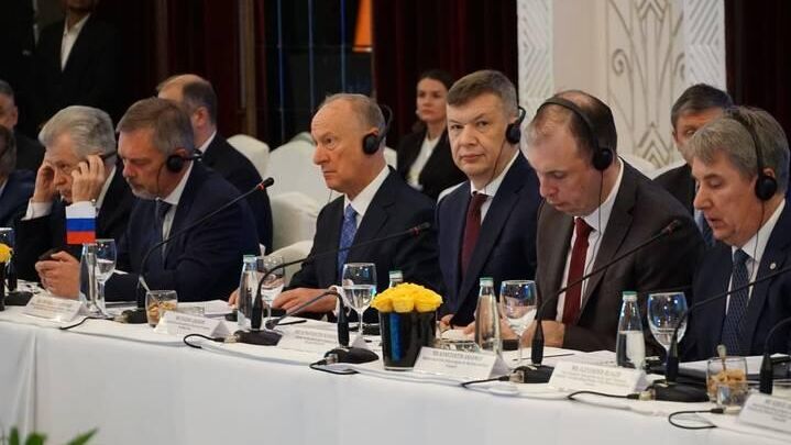 Помощник президента России, председатель Морской коллегии РФ Николай Патрушев провел в Нью-Дели российско-индийские консультации по взаимодействию в морской сфере - РИА Новости, 1920, 18.11.2025