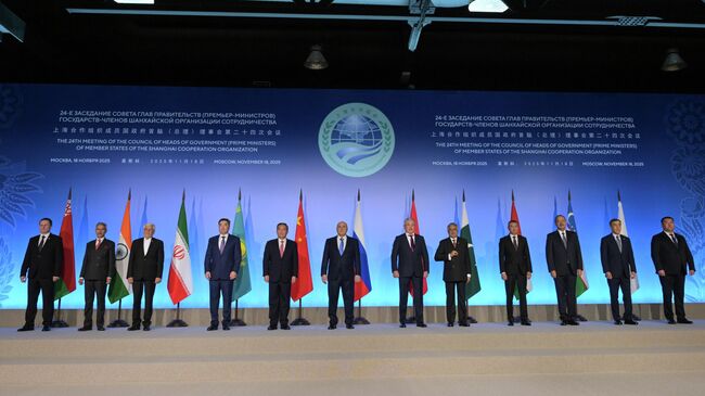Совместное фотографирование глав правительств государств – членов Шанхайской организации сотрудничества в Москве