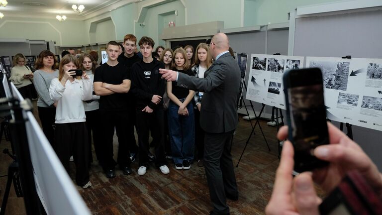 Открытие фотовыставки проекта Отражение. 1941-1945 гг. в Мелитополе Открытие фотовыставки проекта Отражение. 1941-1945 гг. в Мелитополе