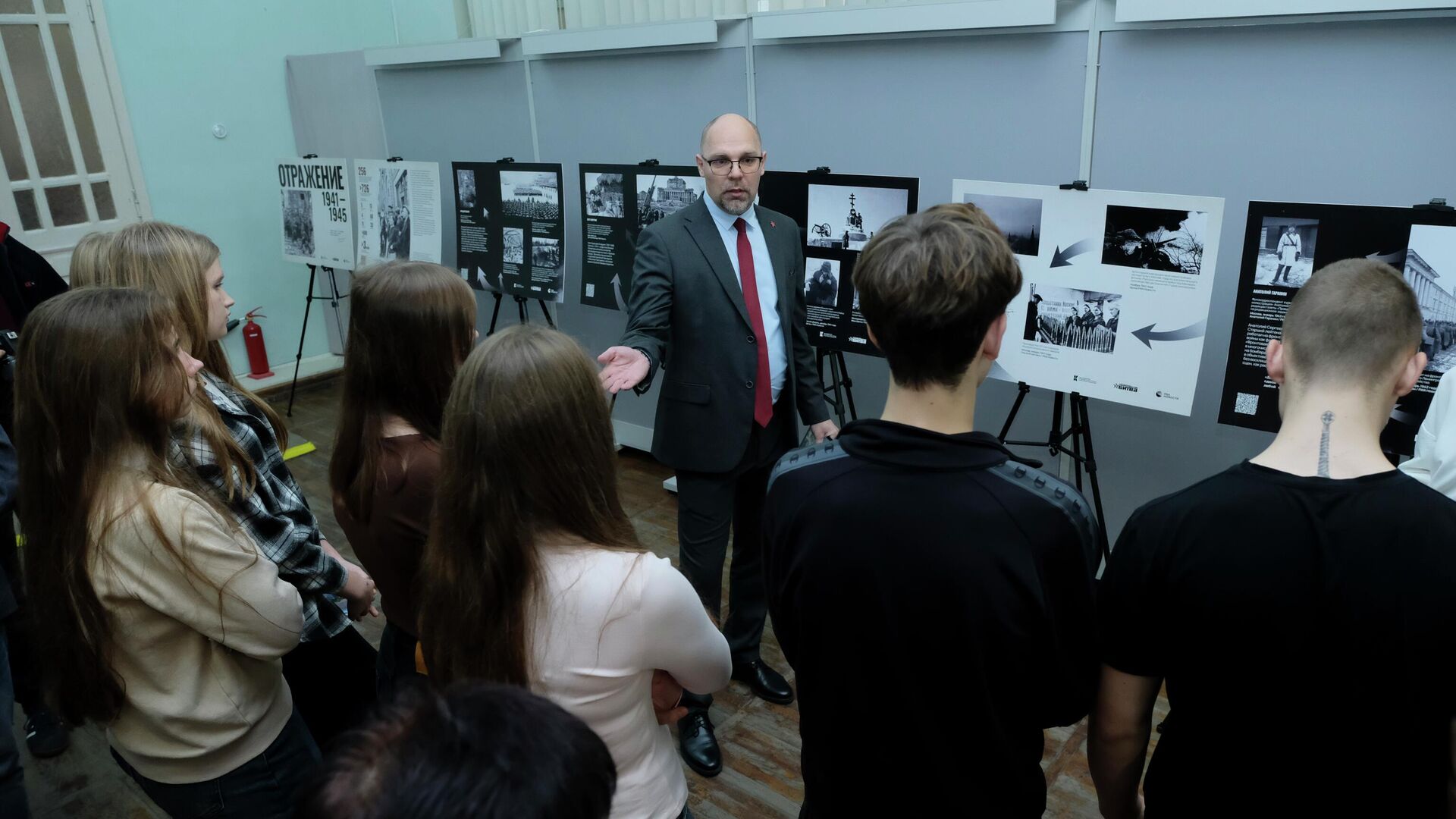 Первый заместитель директора музея-заповедника Сталинградская битва Тимофей Юрченко Первый заместитель директора музея-заповедника Сталинградская битва Тимофей Юрченко - РИА Новости, 1920, 18.11.2025