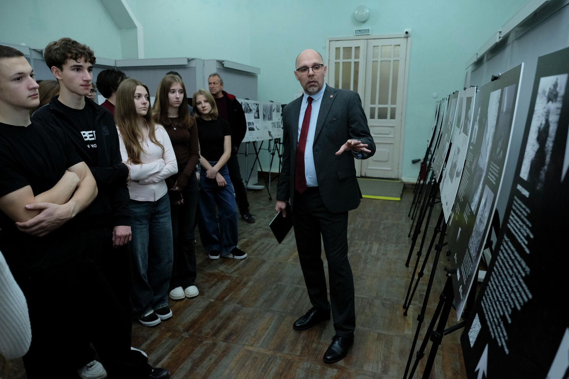 Первый заместитель директора музея-заповедника Сталинградская битва Тимофей Юрченко Первый заместитель директора музея-заповедника Сталинградская битва Тимофей Юрченко - РИА Новости, 1920, 18.11.2025