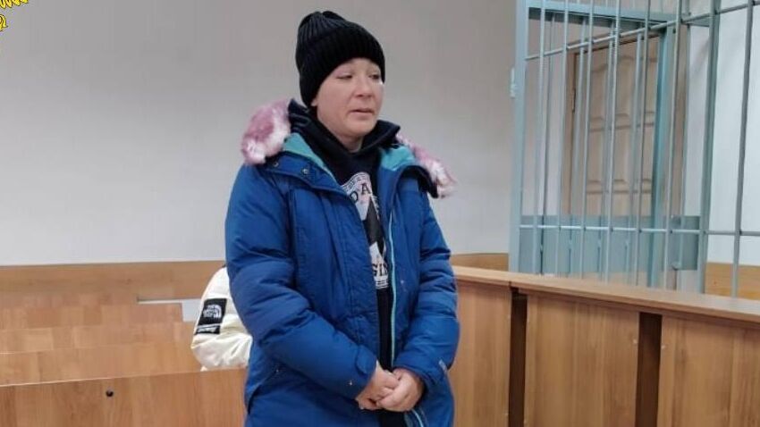 Жительница Первоуральска, осужденная за незаконное лишение свободы и истязание своего малолетнего сына Жительница Первоуральска, осужденная за незаконное лишение свободы и истязание своего малолетнего сына - РИА Новости, 1920, 18.11.2025