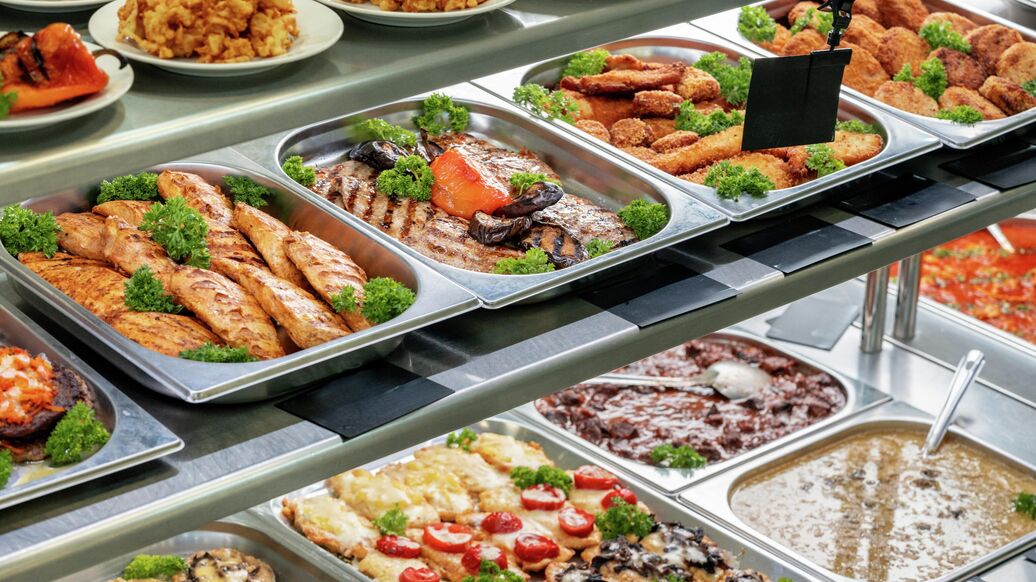 Рестораторы пожаловались в Госдуму из-за готовой еды в торговых сетях