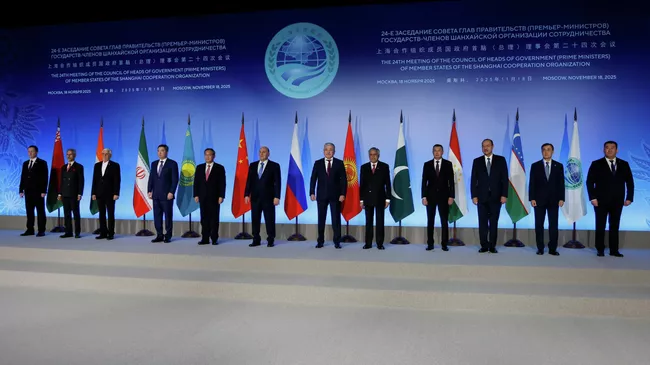 Совместное фотографирование глав правительств государств – членов Шанхайской организации сотрудничества