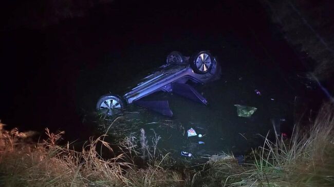 Затонувший в реке автомобиль в Вятскополянском районе Кировской области