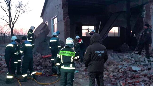 Взрыв в здании в поселке Липовцы в Приморье