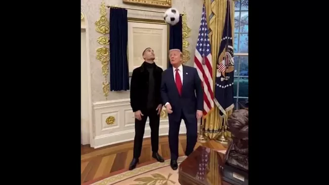 Сгенерированное ИИ видео с Трампом и Роналду, играющими в футбол 