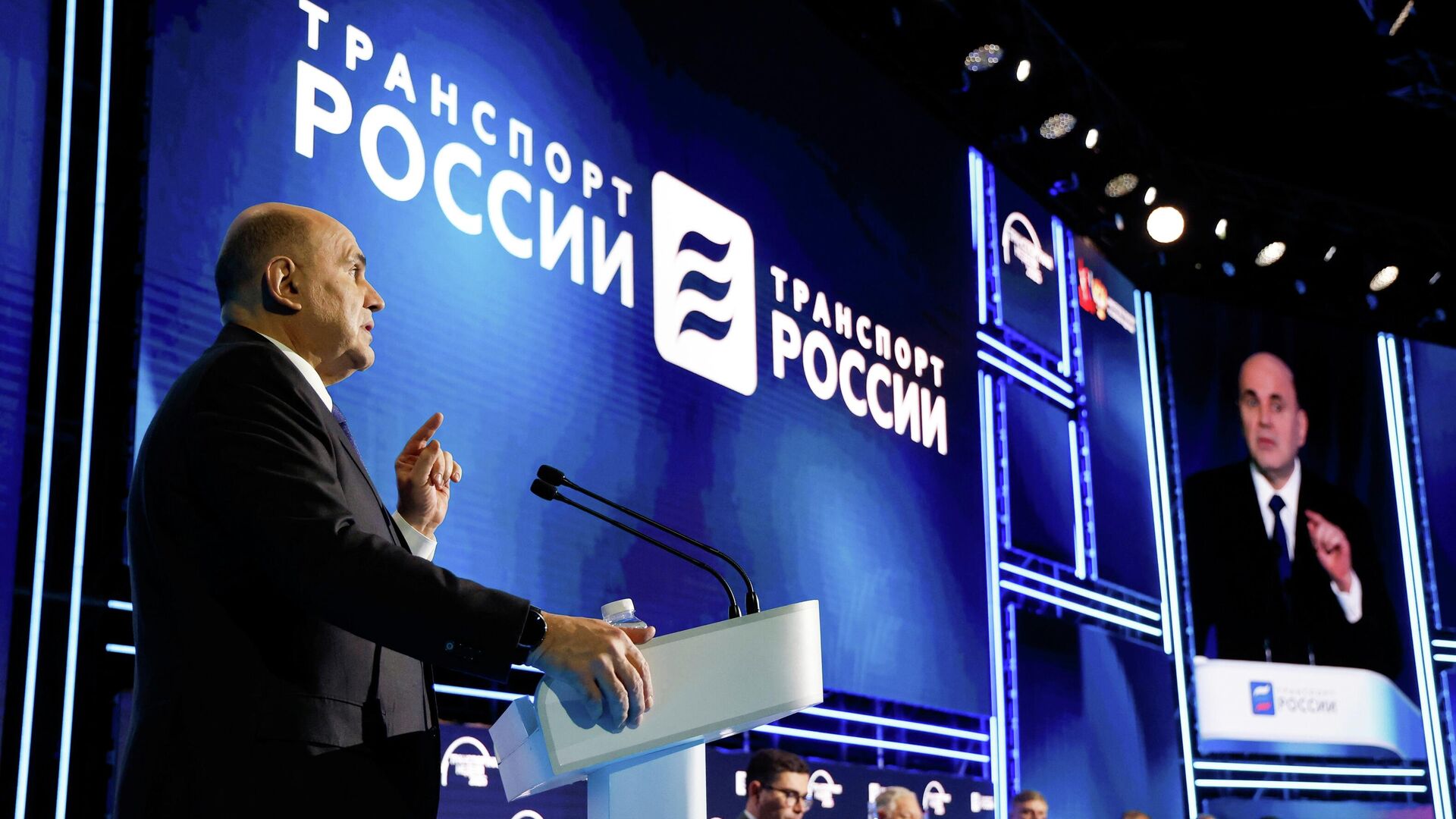 Председатель правительства РФ Михаил Мишустин выступает на пленарной дискуссии Транспортная инфраструктура. Баланс государственных и частных интересов выставки и форума Транспорт России. 20 ноября 2025 - РИА Новости, 1920, 20.11.2025