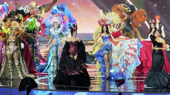 Участницы конкурса красоты Мисс Вселенная в провинции Нонтхабури, Таиланд
