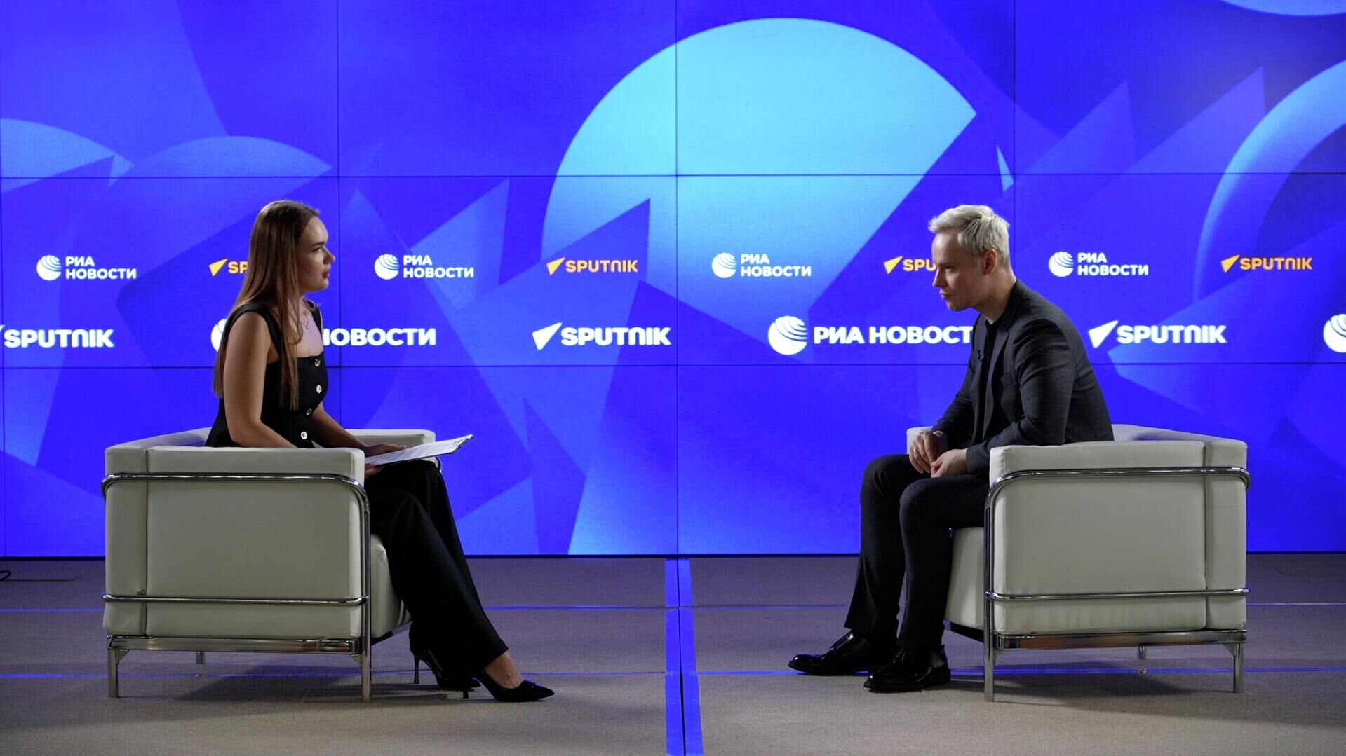 Сохранил интригу: Shaman о песне, посвященной их с Екатериной Мизулиной свадьбе - РИА Новости, 1920, 21.11.2025