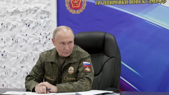 Президент России Владимир Путин посетил командный пункт группировки Запад