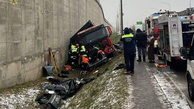 Последствия ДТП на Филимонковском шоссе в Новой Москве. 21 ноября 2025