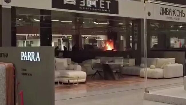 Возгорание в торговом комплексе Кубатура в Санкт-Петербурге. Кадр видео из соцсетей