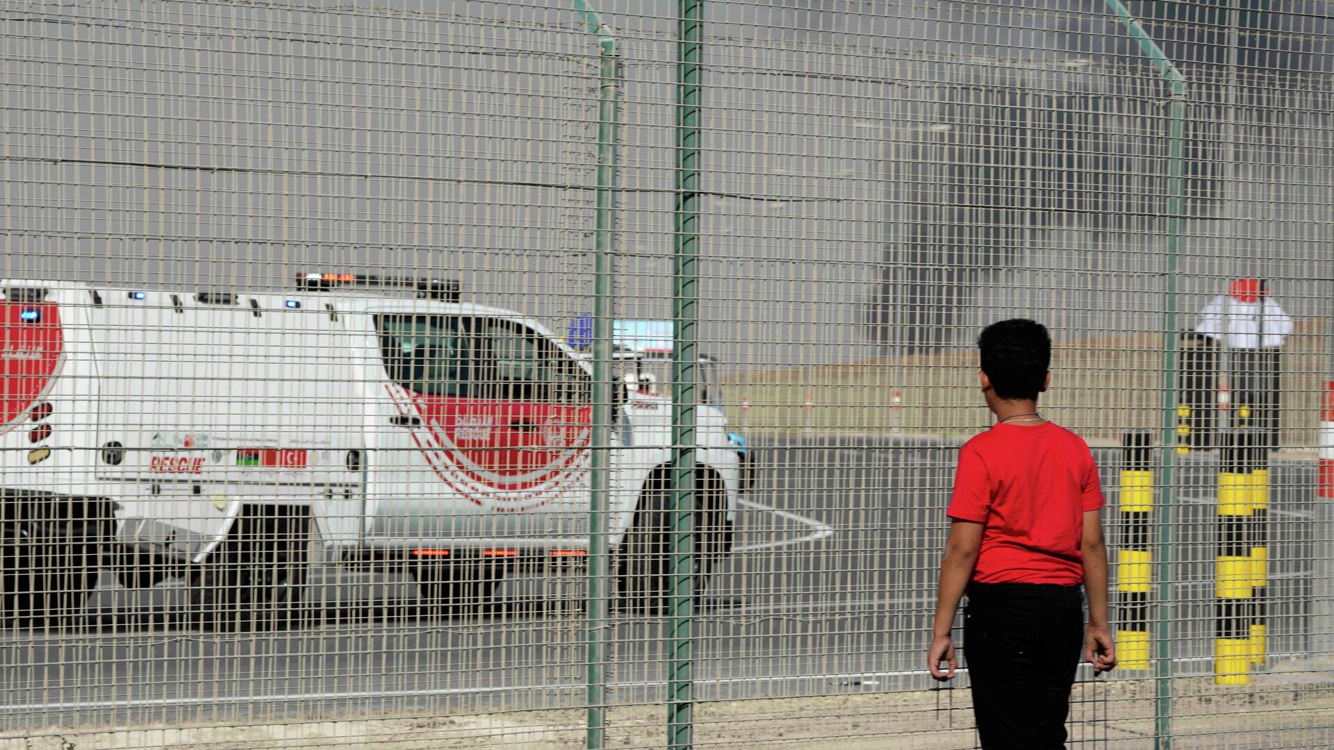 Дым на месте падения истребителя Tejas на авиасалоне в Дубае. 21 ноября 2025 Дым на месте падения истребителя Tejas на авиасалоне в Дубае. 21 ноября 2025 - РИА Новости, 1920, 21.11.2025