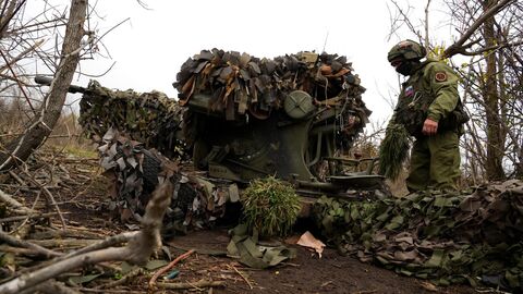Топаз проверяет готовность зенитной установки ЗУ-23