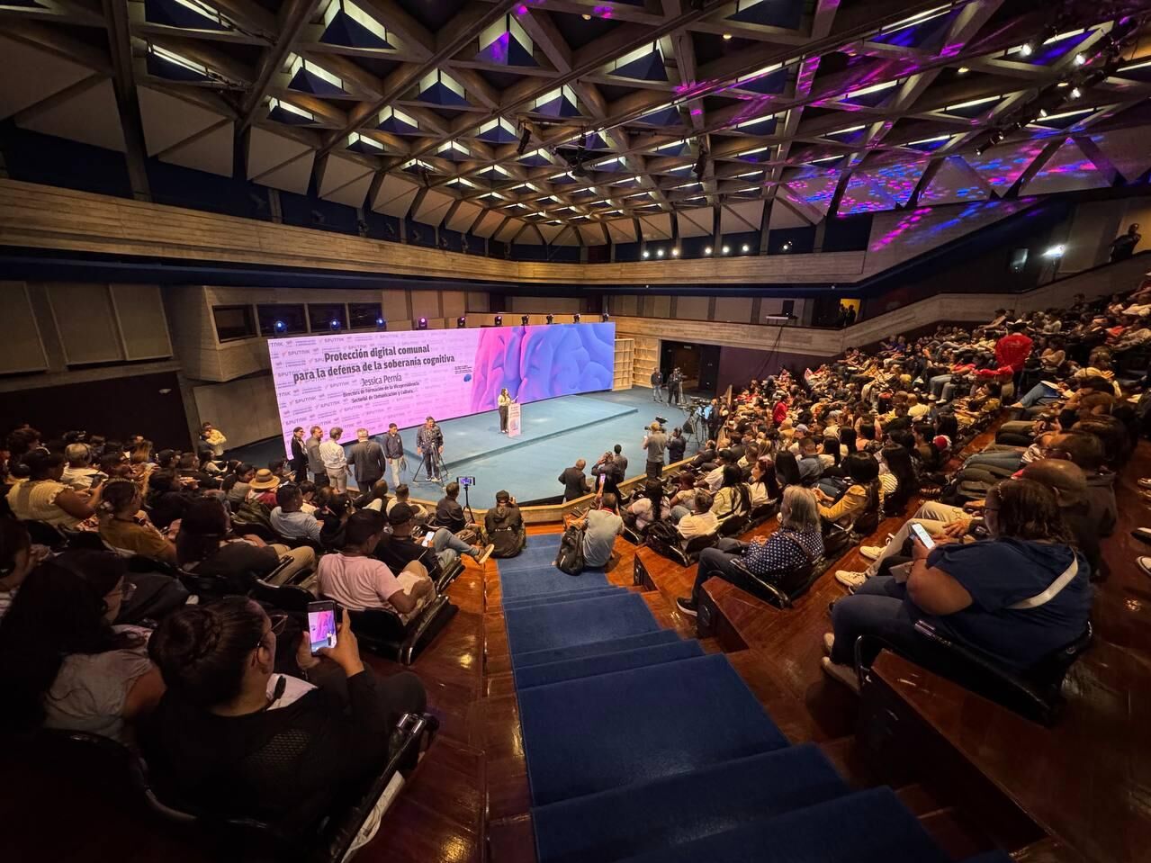 Форум Новая цифровая эра, фейковые новости и когнитивная война Форум Новая цифровая эра, фейковые новости и когнитивная война - РИА Новости, 1920, 21.11.2025