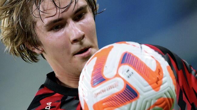 Футбол. РПЛ. Матч Зенит - Акрон