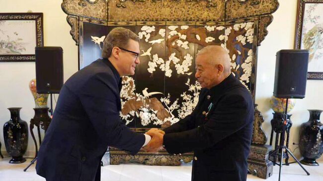 Церемония награждения заместителя председателя Китайской ассоциации ушу У Биня Орденом дружбы