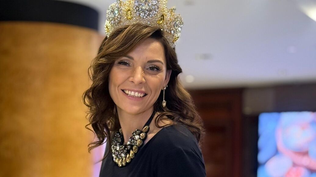 Многодетная мать из Казани стала "Миссис Вселенная Классик 2025"