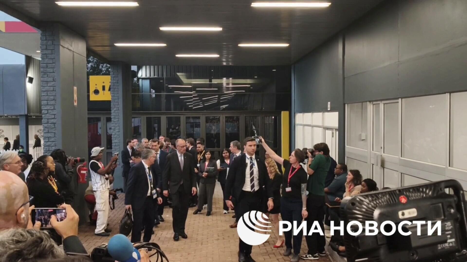 Российских журналистов не пустили на пресс-конференцию Мерца на саммите G20 - РИА Новости, 1920, 22.11.2025