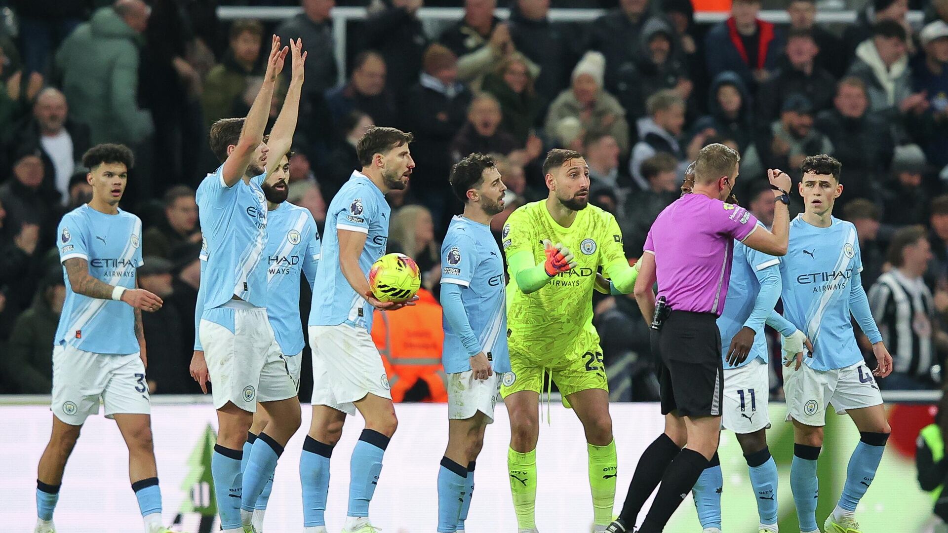 Футболисты Манчестер Сити - РИА Новости, 1920, 22.11.2025