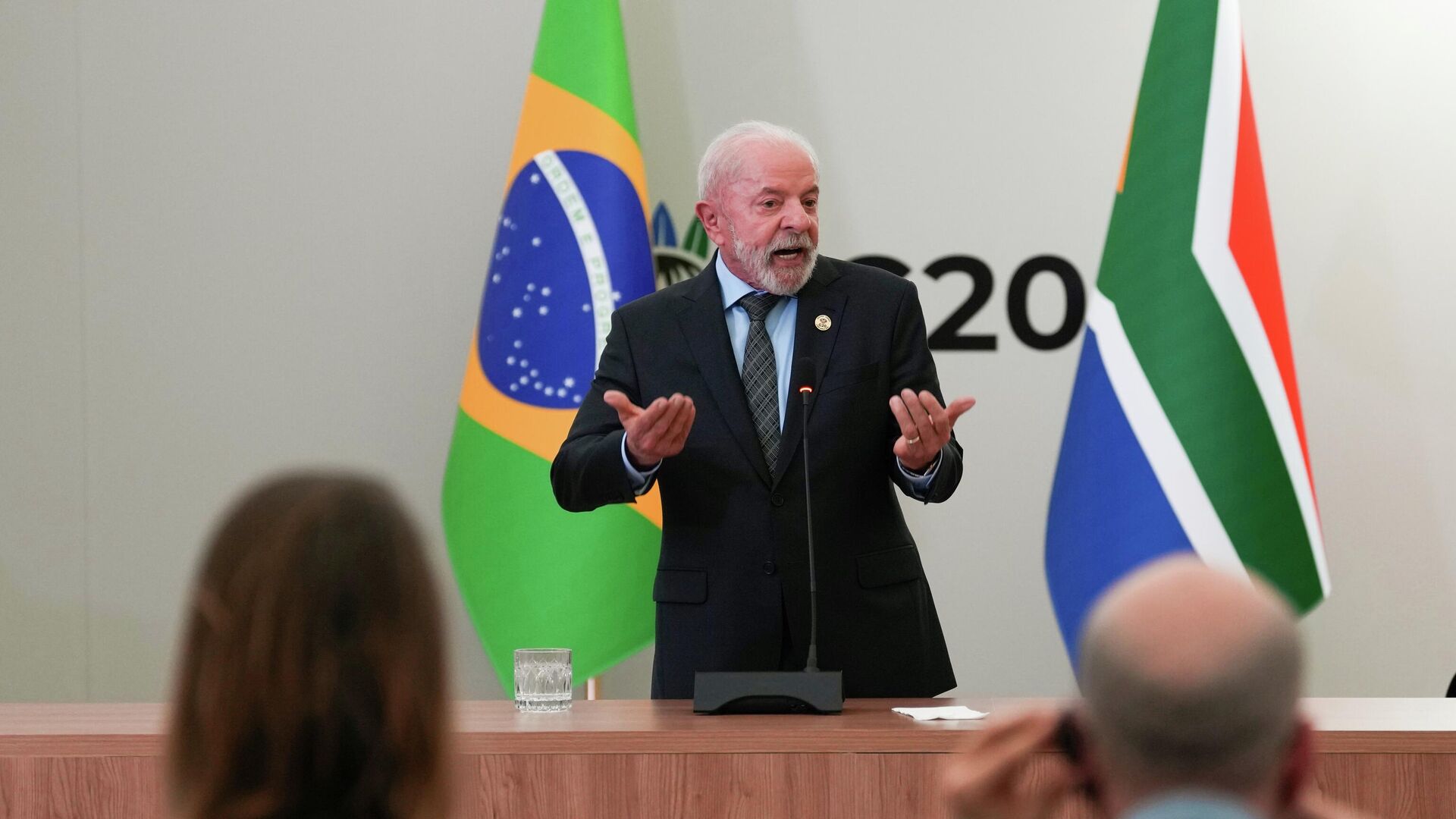 Президент Бразилии Луис Инасиу Лула да Силва выступает на пресс-конференции на саммите лидеров G20 в Йоханнесбурге - РИА Новости, 1920, 23.11.2025