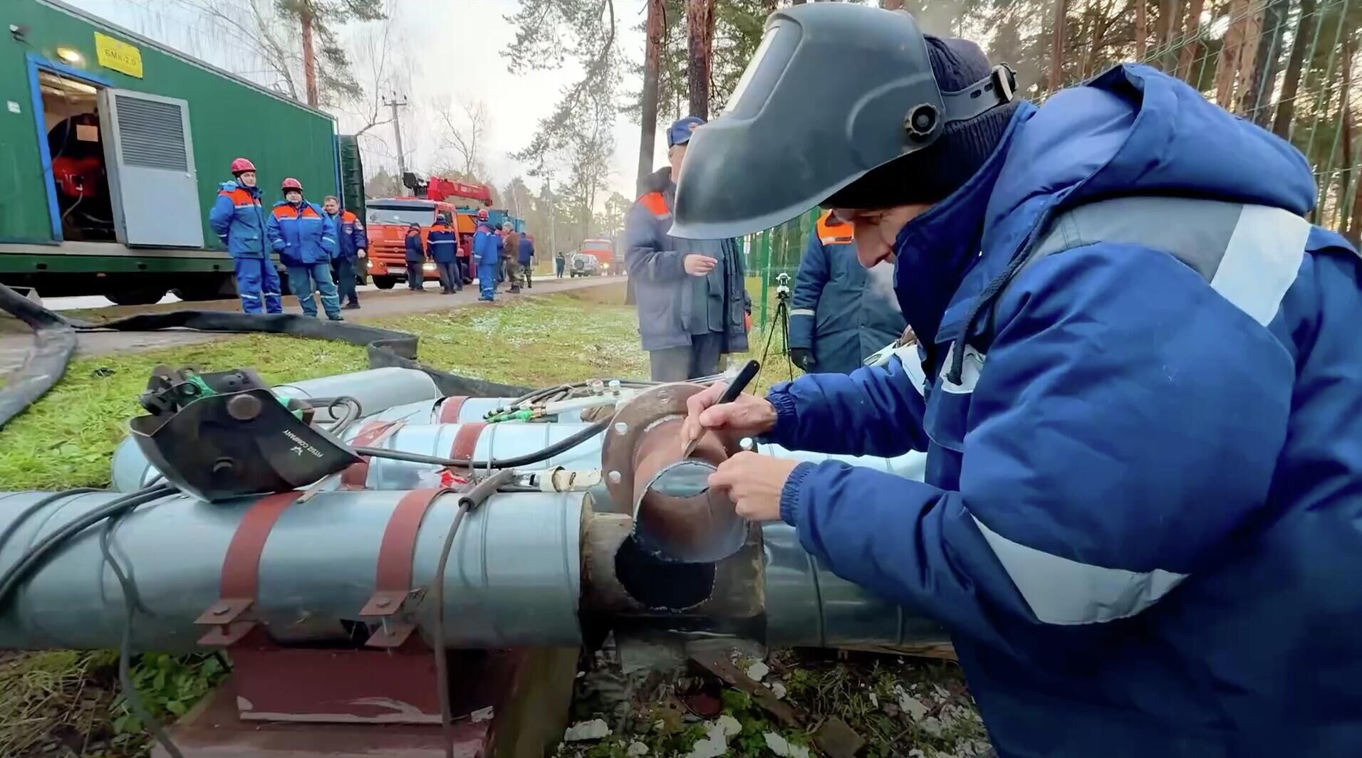 Ликвидация последствий удара ВСУ на Шатурскую ГРЭС - РИА Новости, 1920, 23.11.2025