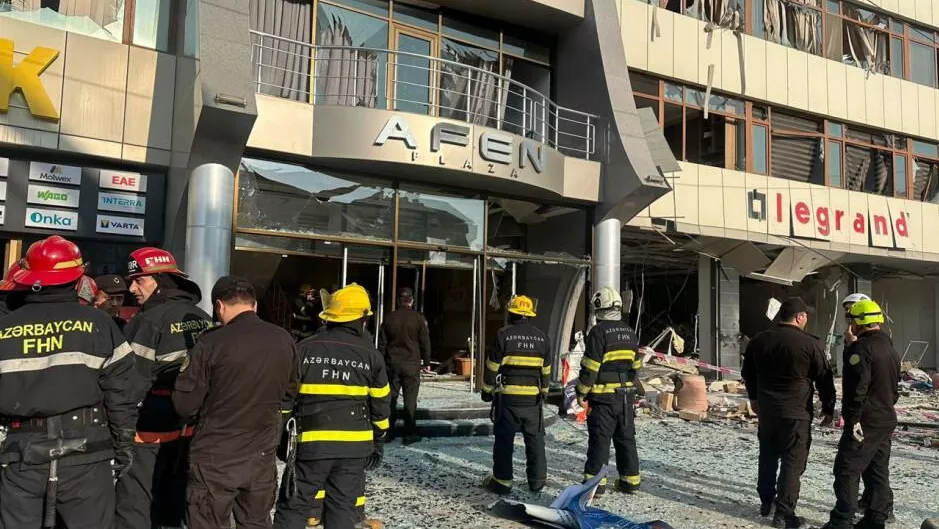 Взрыв в бизнес-центре в Баку мог произойти из-за утечки газа