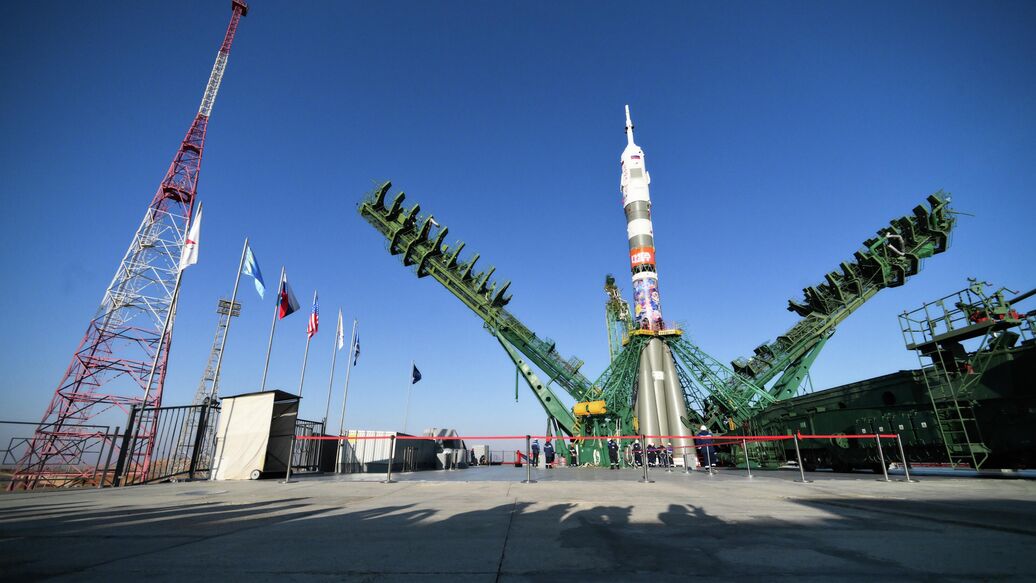 Ракету "Союз-2.1а" установили на стартовый стол на Байконуре