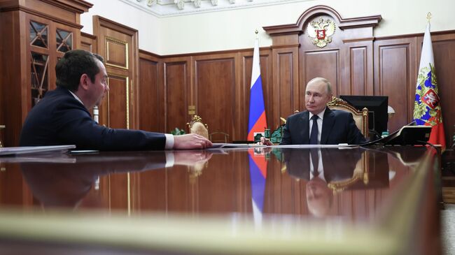 Путин на встрече с главой Мурманской области Чибисом