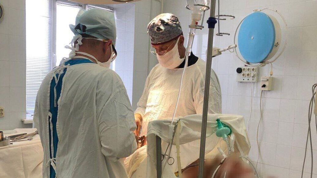 Хирурги в Саратовской области успешно выполнили сложную операцию подростку