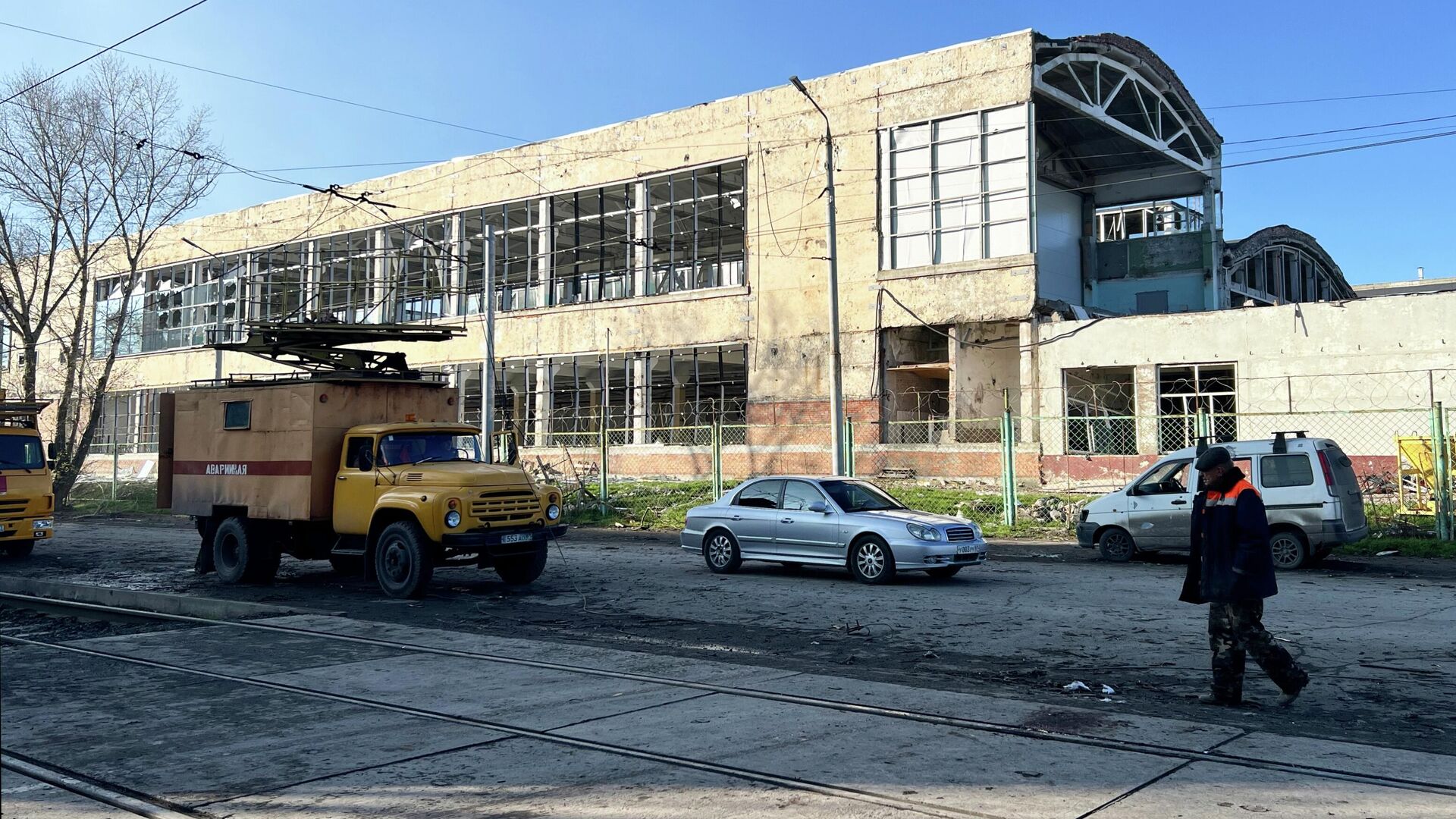 Последствия ночной атаки беспилотников ВСУ в Таганроге - РИА Новости, 1920, 25.11.2025