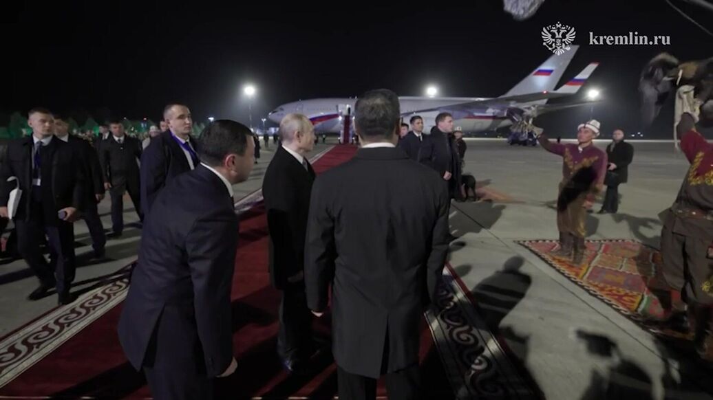 Путин начал трехдневный визит в Киргизию