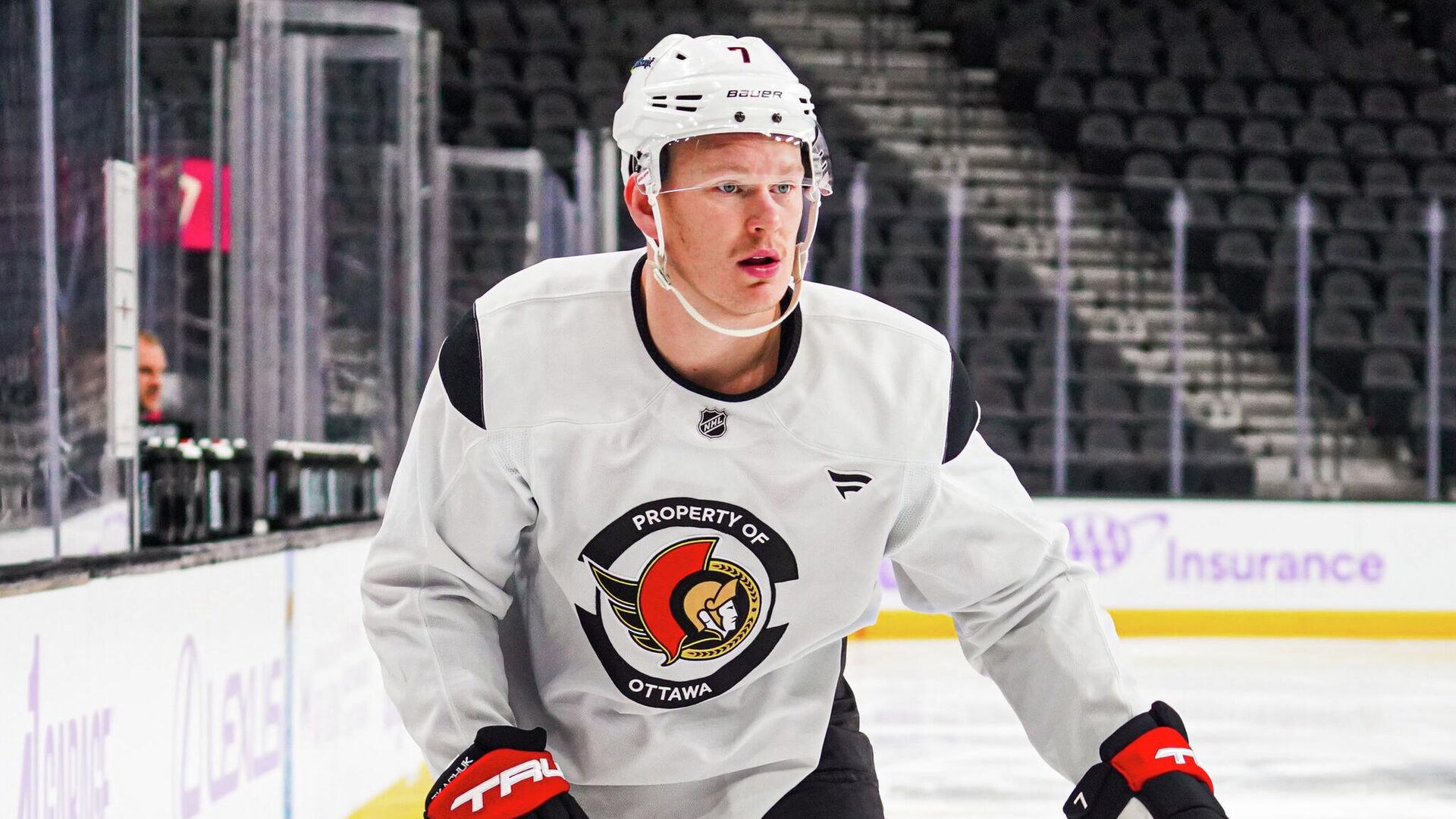 Капитан Оттавы Сенаторз американский нападающий Брэди Ткачук  - РИА Новости, 1920, 26.11.2025