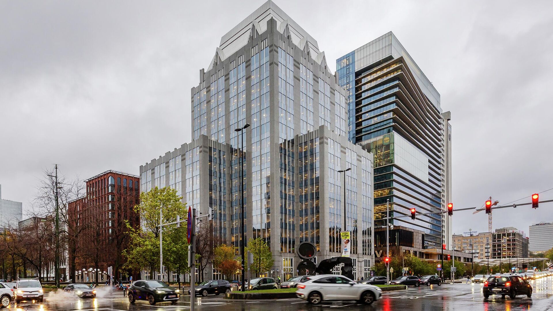 Здание штаб-квартиры Euroclear в Брюсселе - РИА Новости, 1920, 12.12.2025