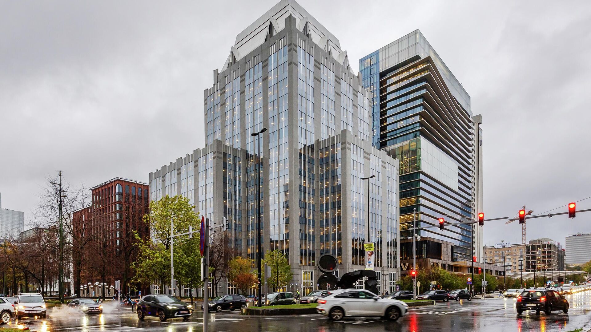 Здание штаб-квартиры Euroclear в Брюсселе Здание штаб-квартиры Euroclear в Брюсселе - РИА Новости, 1920, 12.12.2025