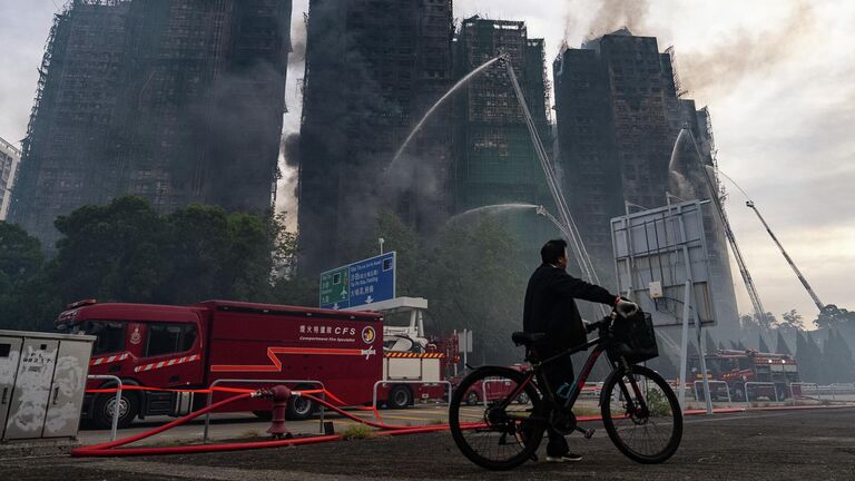 Ликвидация пожара в жилом комплексе Wang Fuk Court в Гонконге